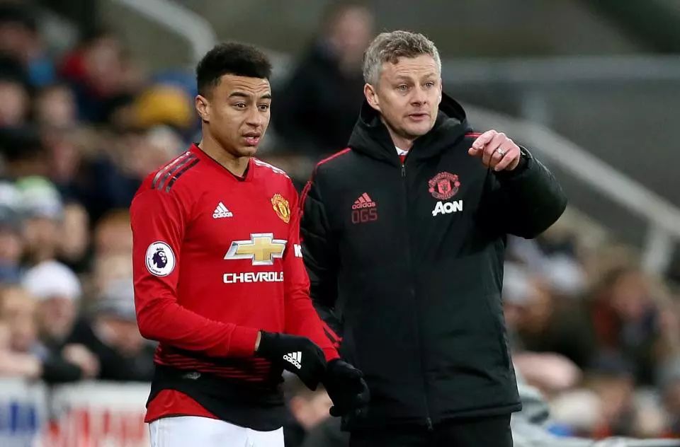 另一位则是 另一位则是